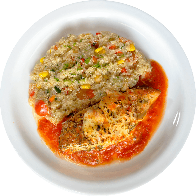 Pollo a la napolitana con ensalada de quinoa.