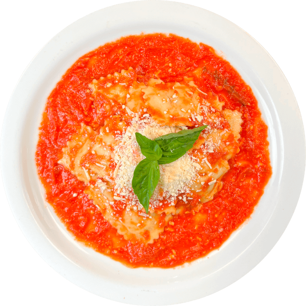 Raviolis de carne con salsa pomodoro.